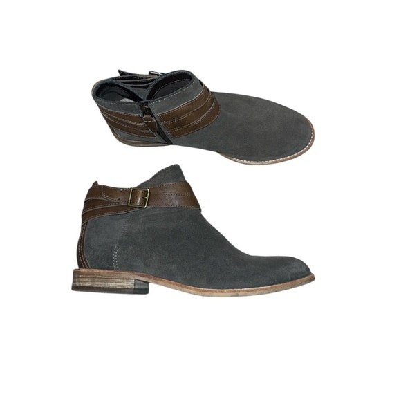 Clarks NWOT Dark Grey Suede Booties - Picture 1 of 6
